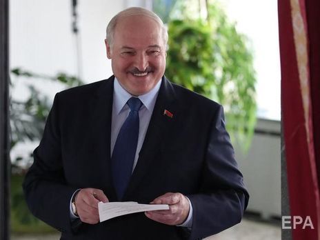 Лукашенко объяснил задержание журналистов омоновцами тем, что сотрудники СМИ "хотели мордобоя"