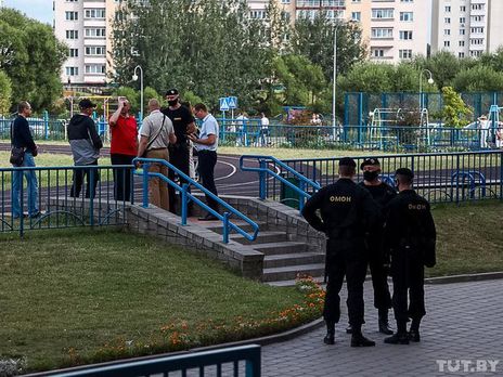 Силовики перекрывают центральные улицы Минска. Видео