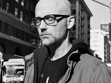 These Systems Are Failing: Моby в новом клипе показал драку в Верховной Раде. Видео