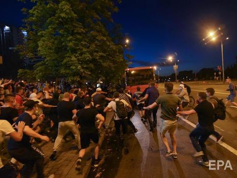 На митинге в Минске погиб один человек, десятки пострадали – правозащитники