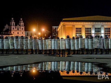 Лукашенко про акції протесту: Відповідь буде адекватною, країну розірвати ми не дозволимо