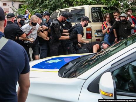На акції протесту біля посольства Білорусі в Києві затримали Кольченка, на нього склали протокол
