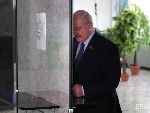"Ты чего, как не родной, стал уже народ ...бошить?" Шнуров присвятив вірш Лукашенку