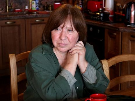 Алексиевич – Лукашенко: Уйди, пока не поздно, пока ты не ввергнул народ в бездну гражданской войны!