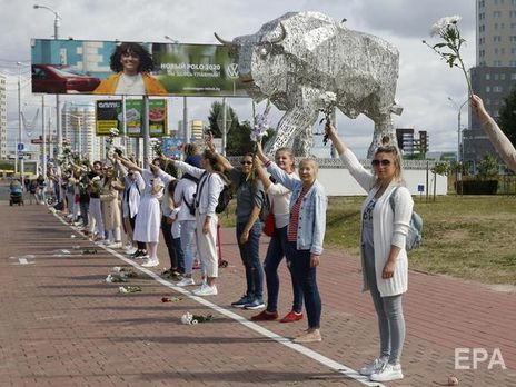 Пятый день протестов. Жители Минска выстраиваются в цепи солидарности