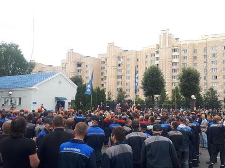 Сотрудники БелАЗа возмущены тем фактом, что автобусы их предприятия выделялись милиции для задерживания протестующих