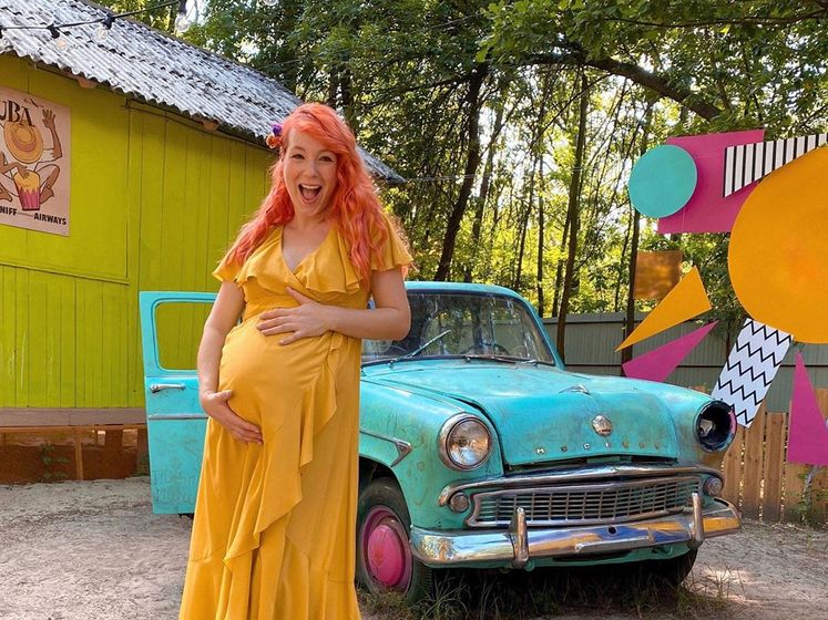 Беременная Tarabarova устроила праздник в честь своего ребенка, который вскоре должен родиться. Видео
