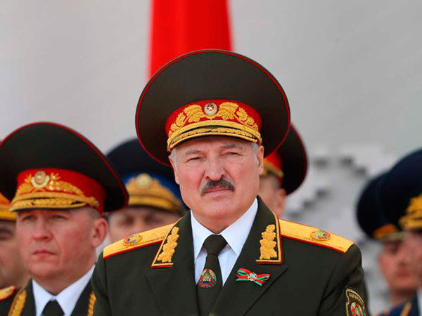 "Вас используют, как пушечное мясо". Лукашенко призвал белорусов не участвовать в акциях протеста