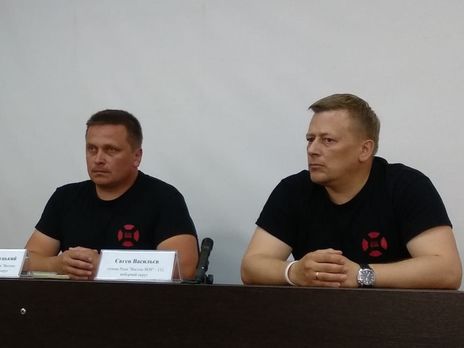 Двоє українських правозахисників, яких затримували в Мінську, повернулися додому