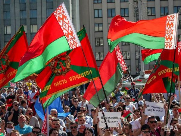 "Даже наша родная Украина и ее руководство приказывают провести нам новые выборы". Лукашенко выступает на провластном митинге в Минске