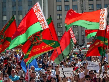 Митинг в поддержку Лукашенко проходит на площади Независимости в Минске