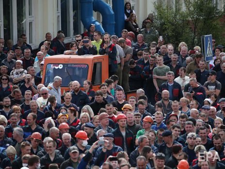 Робітники ще двох заводів у Білорусі оголосили про страйк із понеділка