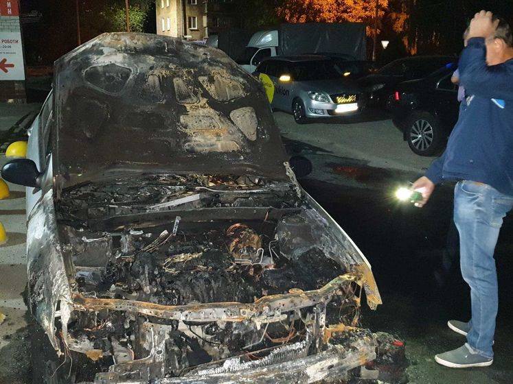 Невідомі спалили автомобіль журналістів "Схем"