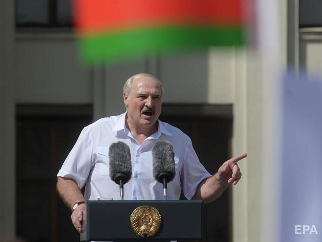 Лукашенко приїхав на мінський завод, що страйкує. Його зустріли криками "Іди". Відео