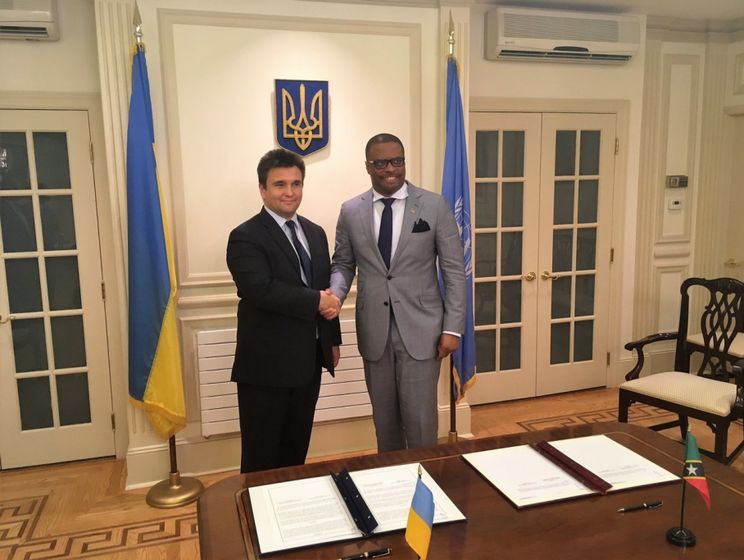 Украина договорилась о безвизовом режиме с Антильскими островами Сент-Киттс и Невис