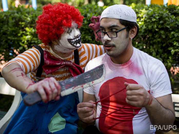В США полиция расследует случаи нападения клоунов на детей