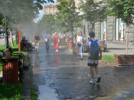 Кількість нових випадків COVID-19 в Україні знову зростає