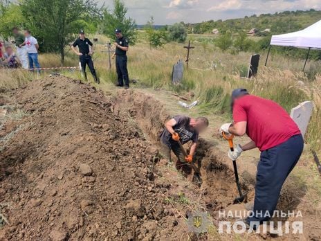 В Славянске провели эксгумацию 14 тел погибших во время боевых действий в 2014 году