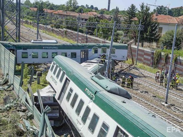 В Италии поезд без машиниста отправился в путь и сошел с рельсов