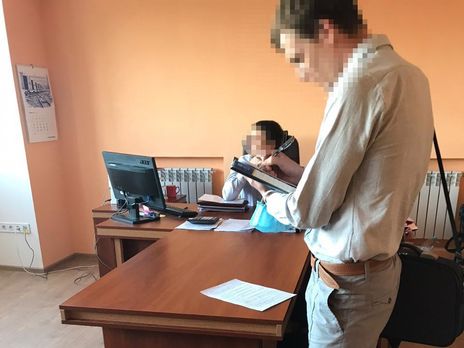 Полиция проводит обыски в коммерческих структурах 