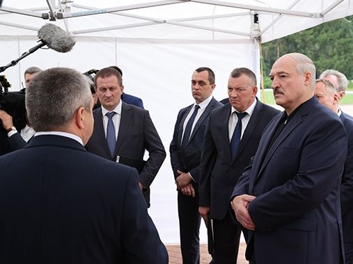 Лукашенко заявив, що найближчим часом вирішить проблему із ситуацією у країні