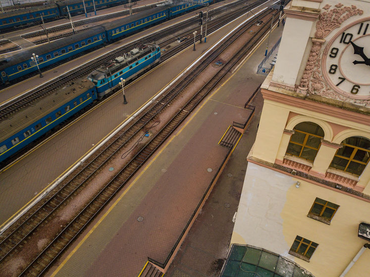 У Києві через повідомлення про мінування обмежили роботу Центрального залізничного вокзалу