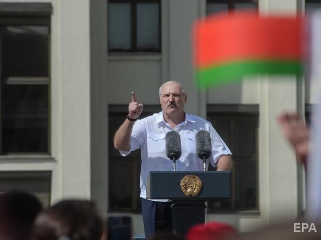 Лукашенко заявив, що допоміг Тихановській із виїздом за кордон на її прохання