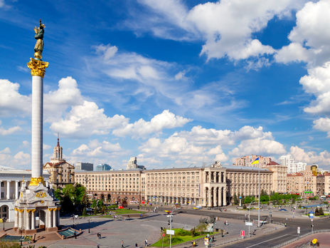 Почти 70% украинцев намерены строить свое будущее в Украине – опрос