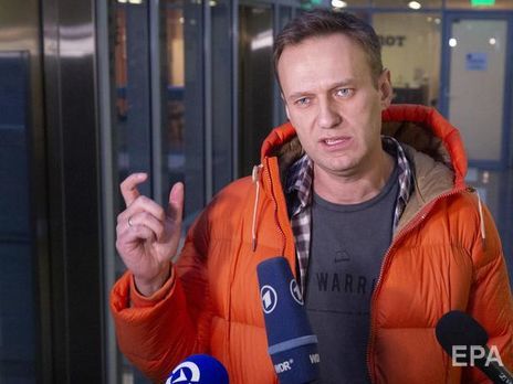 В аеропорт Омська прилетів літак, який готовий доправити Навального на лікування в Німеччину