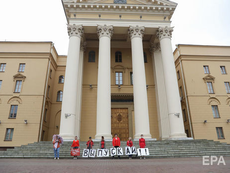 Из здания КГБ Беларуси через форточку в туалете убежал задержанный