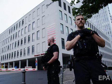 Навального доставили в берлинскую клинику 