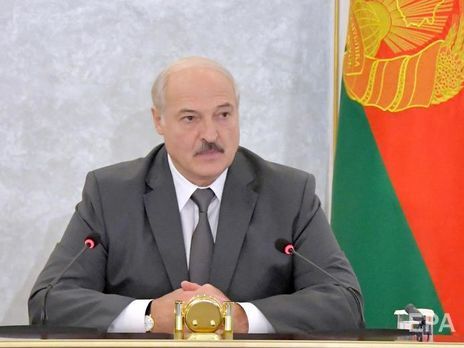 Лукашенко: Зупинимо підприємства, люди охолонуть