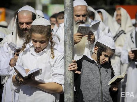 Главный советник Израиля по COVID-19 призвал Зеленского запретить паломничество хасидов в этом году