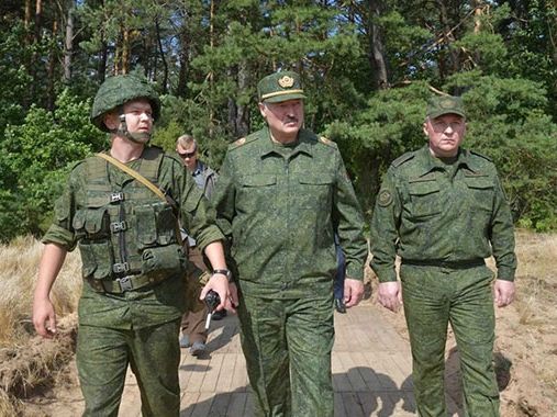 Лукашенко заявив, що в разі порушення держкордону білоруські війська реагуватимуть без попередження
