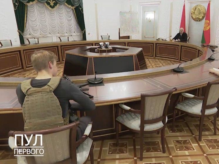 На Миколі Лукашенку під час протестів у Мінську був натовський шолом &ndash; ЗМІ