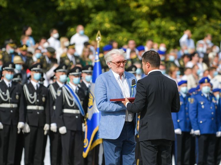 Зеленский присвоил звание Героя Украины трем украинцам