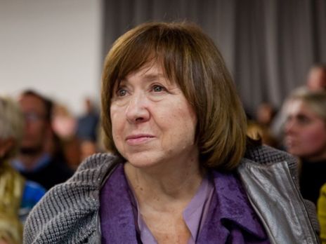 Письменницю Алексієвич викликали у Слідком Білорусі у кримінальній справі про координаційну раду