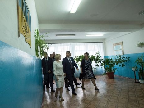 Гройсман: В проекте бюджета предусмотрено увеличение зарплат педагогов в среднем более чем на 30%