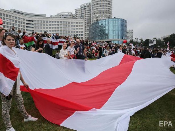 Звільнили ще одного білоруського дипломата, який підтримав протестувальників
