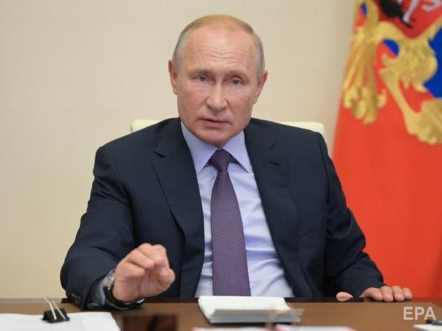 "Хотят влиять на эти процессы". Путин считает, что Запад пытается вмешиваться в происходящее в Беларуси