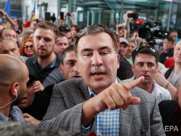 "Традиционные конспирологические разбирательства". Подоляк считает, что Саакашвили будет продолжать работать в Украине