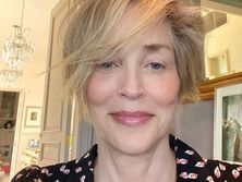 Стоун на фото с обезьяной сравнили с Мадонной