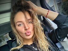 "Сладулька!", "Солнышко!". Дочь Добкина показала поцелуй с сыном