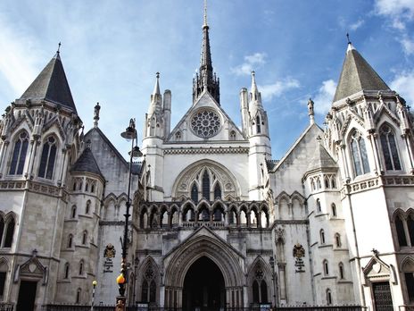 Англійський суд передав Порошенку документи за позовом Суркіса