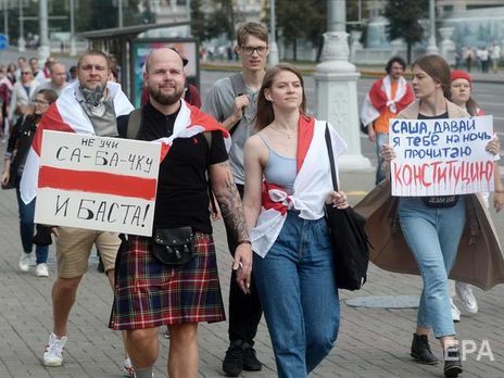 В акції протесту в Мінську бере участь кілька десятків тисяч осіб. Відео