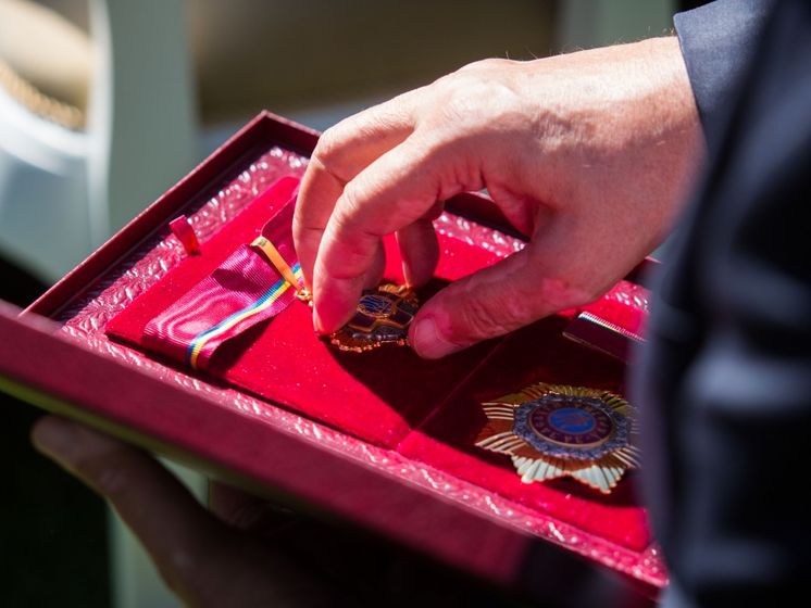 Ордена и почетные звания. Зеленский вручил государственные награды выдающимся украинцам