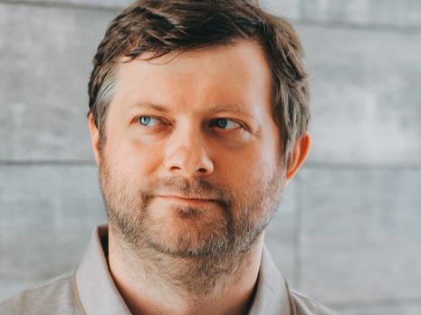 Разочарование электората, кадровые просчеты и нерешенный вопрос справедливости. Корниенко прокомментировал падение рейтинга 