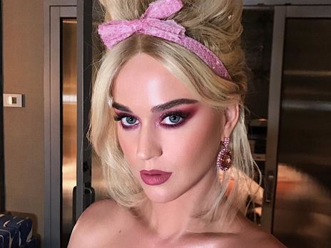 Resilient. Кэти Перри в новом клипе показала себя в образе мультипликационной героини. Видео