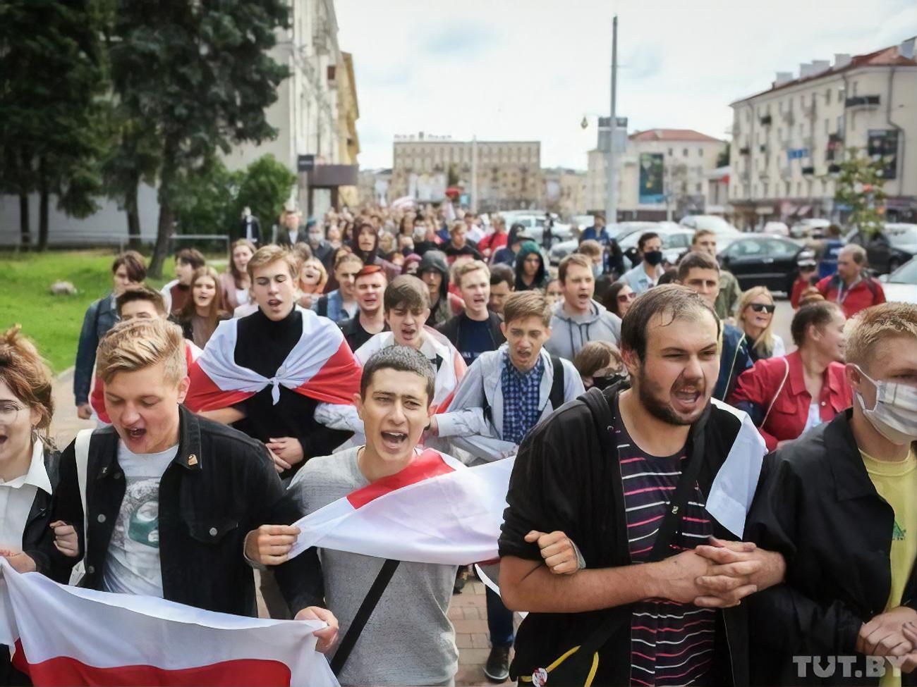 Марш студентов. Митинг студентов. Протесты студентов в Минске. Митинг в Минске 2020. Студенческий марш.