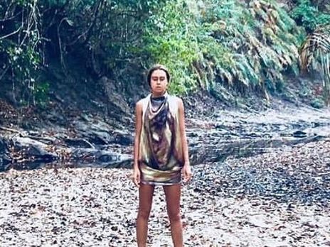 Дочь Успенской показала свой автопортрет с крестом вместо головы